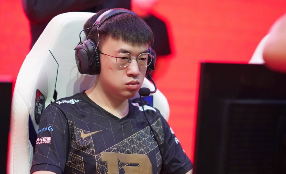 IG险胜FLY，ShowMaker单局斩获MVP焦点之战小组赛，强势挺进下一轮