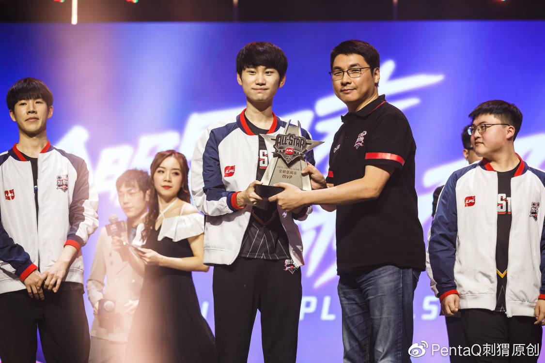 C9力克T1,Doinb单局斩获MVP激烈交锋全球总决赛,点燃全场激情 C9力克T1,Doinb单局斩获MVP激烈交锋全球总决赛,点燃全场激情