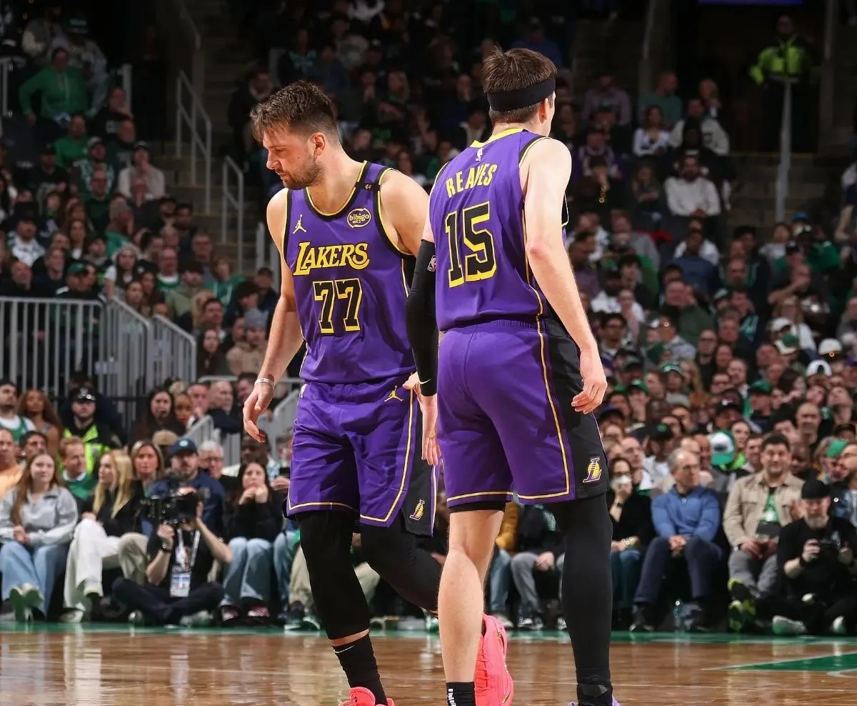 凯尔特人鏖战西班牙男篮，阿德巴约三分雨点燃全场