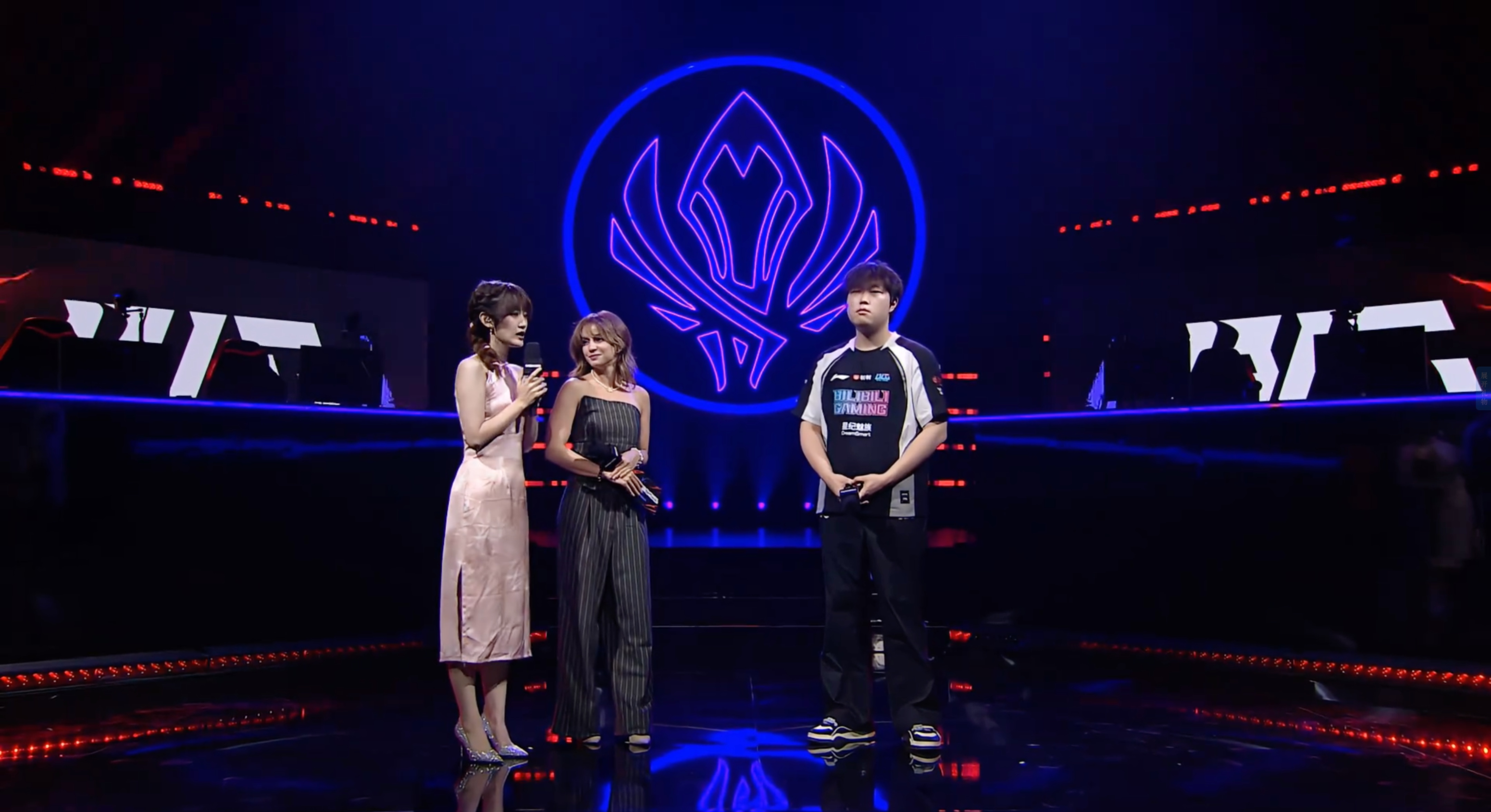 EG横扫LGD，Inspired团战一打五顶尖较量淘汰赛，引爆全场热议