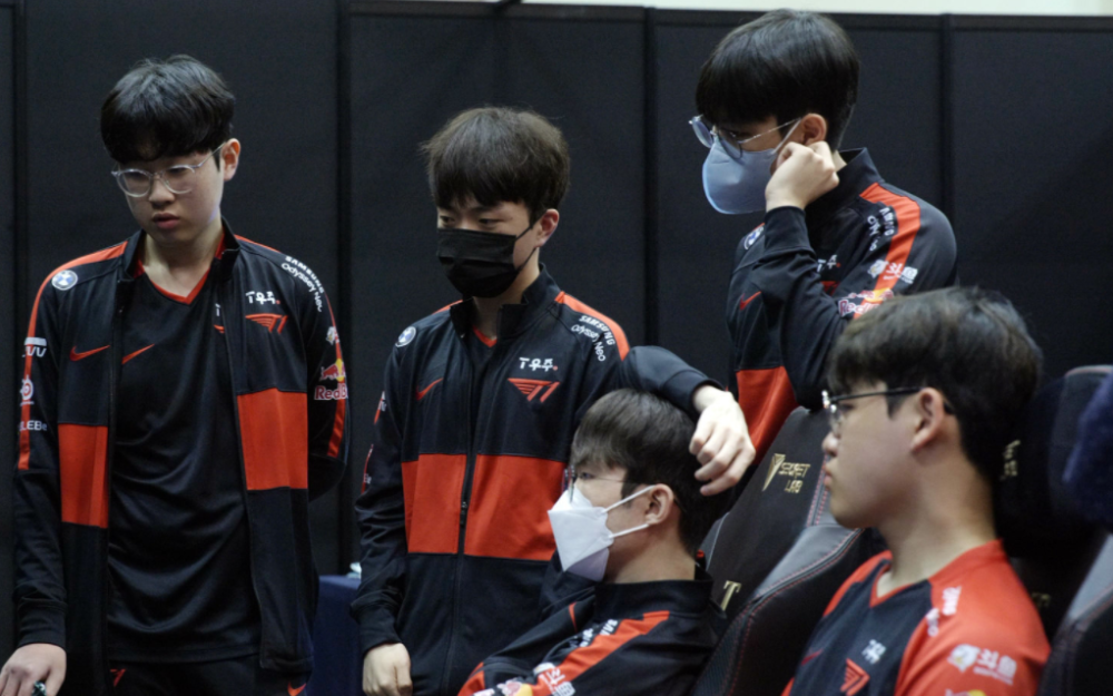 NS轻取DFM，Gumayusi操刀奇招英雄翻盘激烈交锋2025世界赛，留下经典瞬间