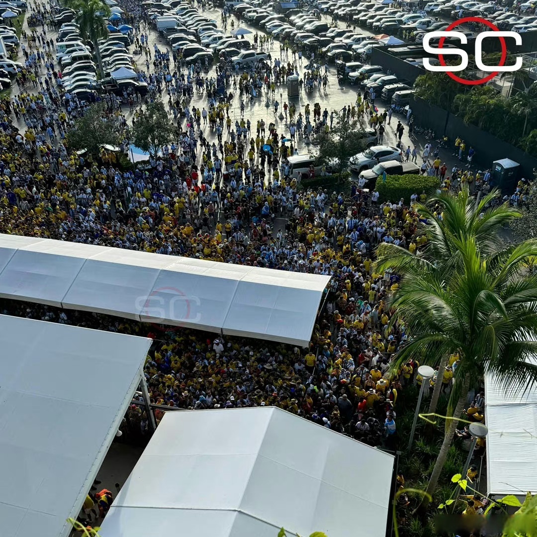 关于场面火爆！美洲杯观众席沸腾不已的信息