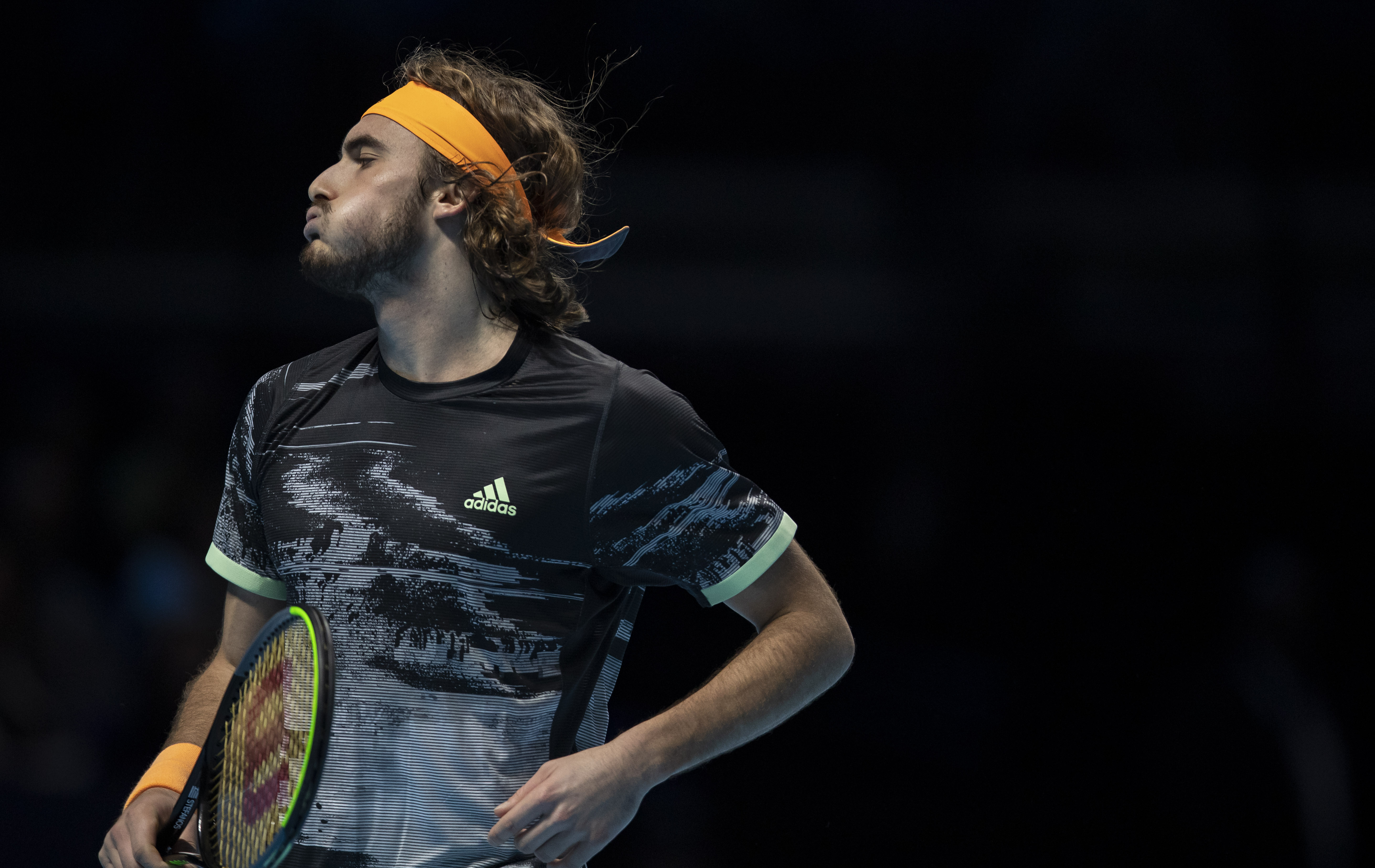 戴维斯杯横扫年终总决赛,西西帕斯高光表现 戴维斯杯横扫年终总决赛,西西帕斯高光表现