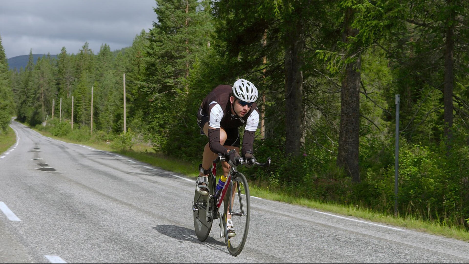 拜仁锋线征服非洲，门迪数据引爆德甲